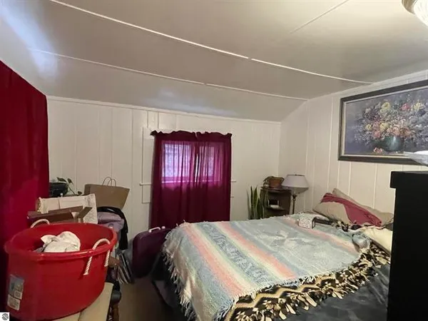 $90,000 | 17068 7th Street, Wellston, MI 49689