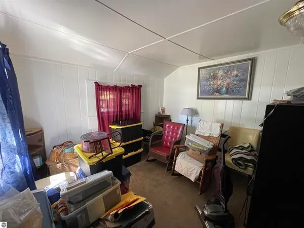 $90,000 | 17068 7th Street, Wellston, MI 49689