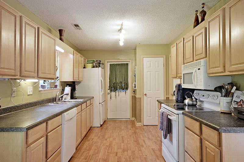 2713 Ashley Ferry Road Charleston, SC 29414 - Photo 9 of 25 DSC_0569_DSC_0571-copy