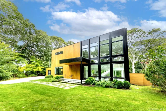 $4,295,000 | 70 Cove Hollow Road, East Hampton, NY 11937