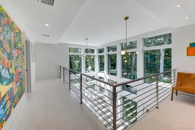 $4,295,000 | 70 Cove Hollow Road, East Hampton, NY 11937