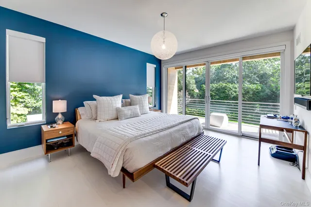 $4,295,000 | 70 Cove Hollow Road, East Hampton, NY 11937