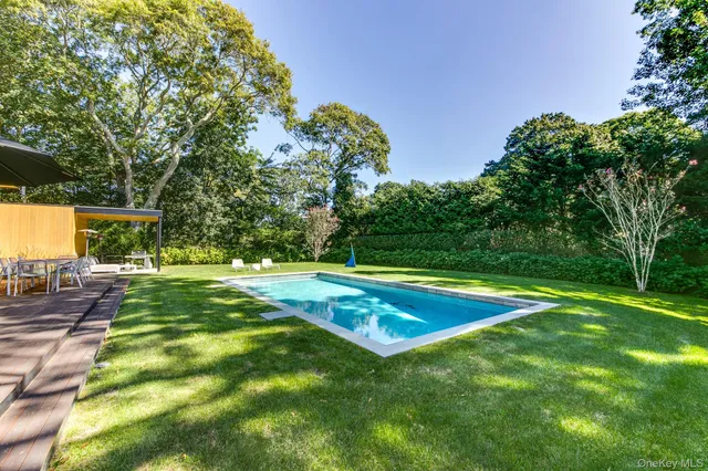 $4,295,000 | 70 Cove Hollow Road, East Hampton, NY 11937