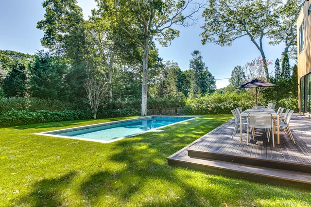 $4,295,000 | 70 Cove Hollow Road, East Hampton, NY 11937