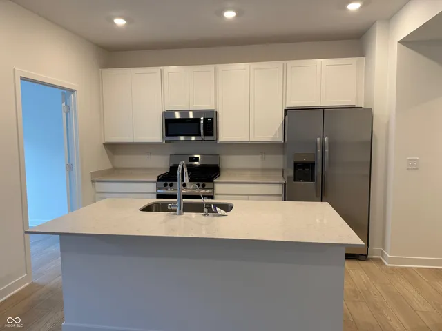 $2,295 | 15174 Swallow Fls Way, Fishers, IN 46037