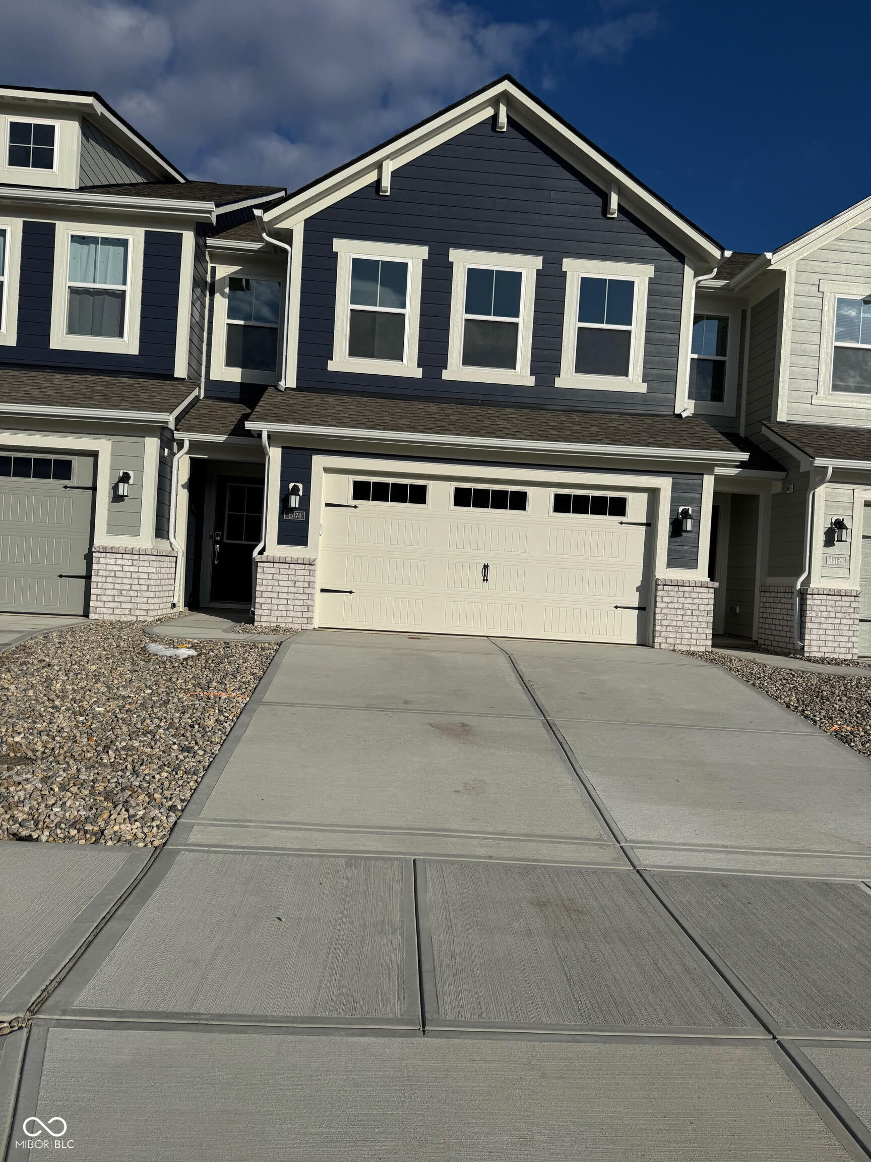 15174 Swallow Fls Way Fishers, IN 46037 - Photo 2 of 27