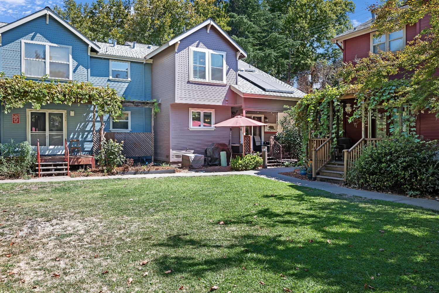 2008 5th Street, Unit 15 Sacramento, CA 95811 - Photo 25 of 49 a front view of a house with garden