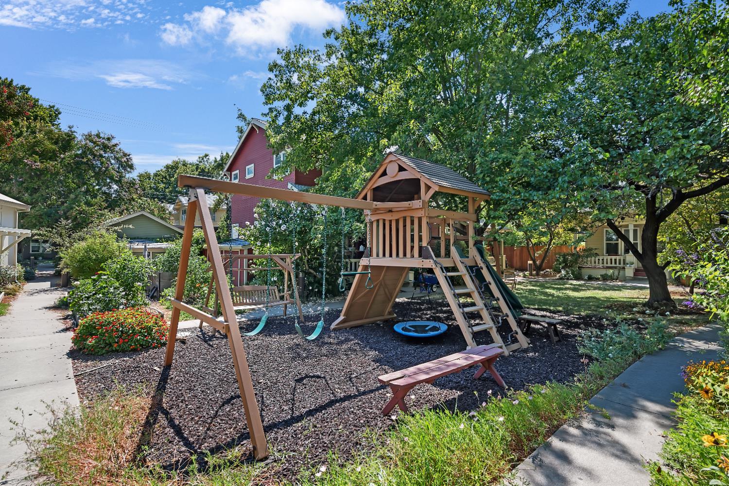 2008 5th Street, Unit 15 Sacramento, CA 95811 - Photo 29 of 49 a front view of a house with garden