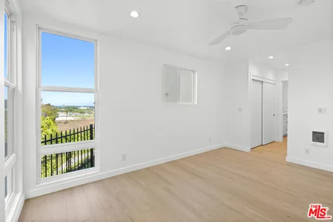 $899,000 | 23901 Civic Center Way, Unit 126, Malibu, CA 90265