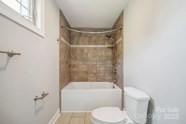 $425,000 | 1592 Farmington Hills Drive, Conover, NC 28613