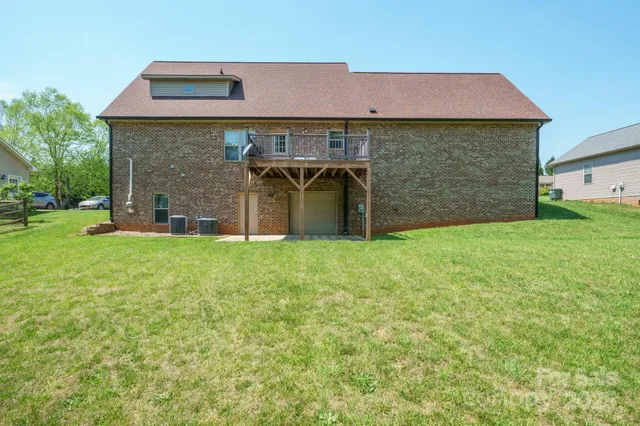 $425,000 | 1592 Farmington Hills Drive, Conover, NC 28613