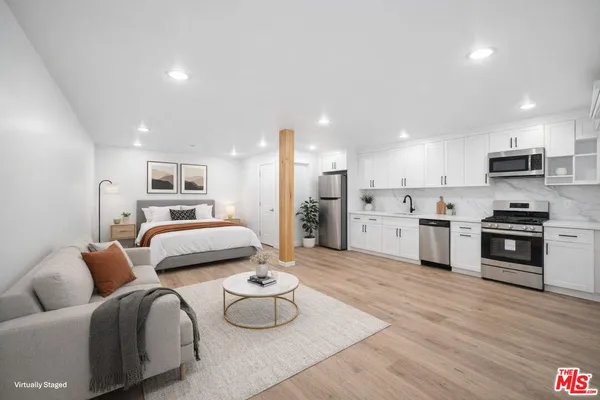 $1,995 | 1027 North Gardner Street, Unit 1/2, West Hollywood, CA 90046