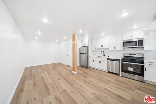 $1,995 | 1027 North Gardner Street, Unit 1/2, West Hollywood, CA 90046