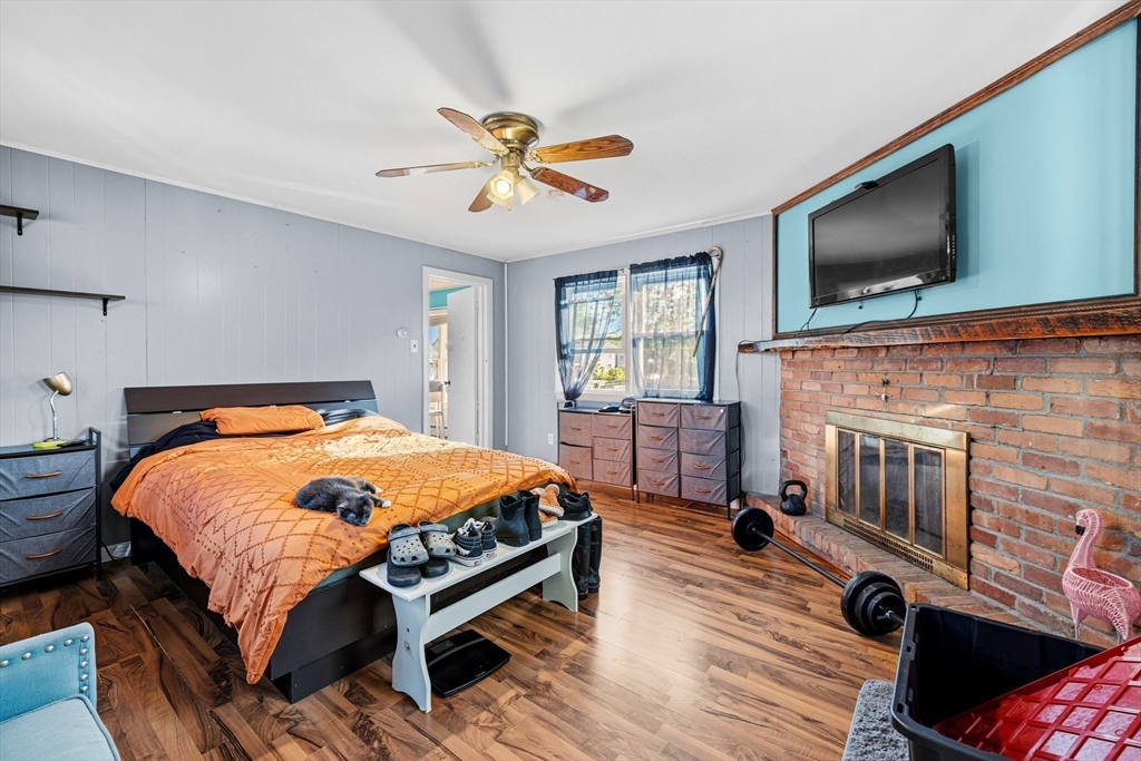 67 Hope Street Acushnet, MA 02743 - Photo 13 of 37