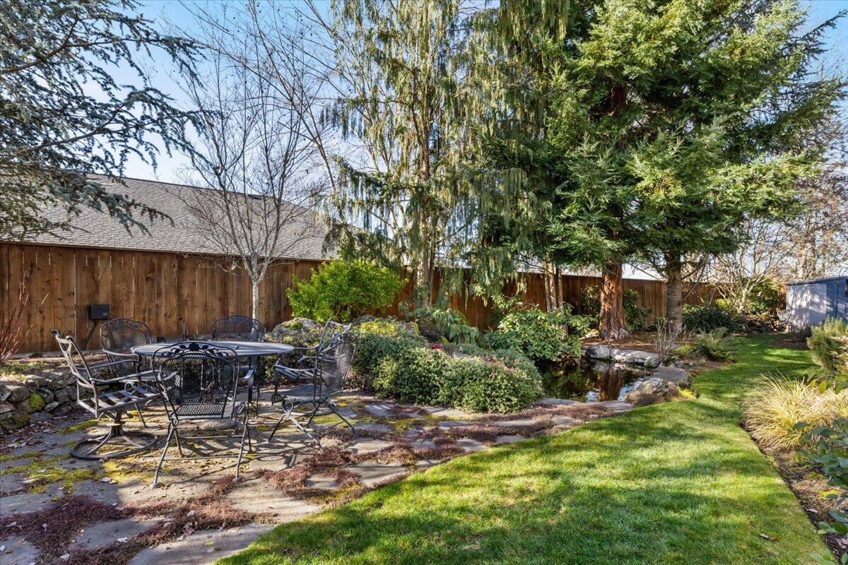 1104 Pumpkin Ridge Eagle Point, OR 97524 - Photo 8 of 15 42-CI_9464