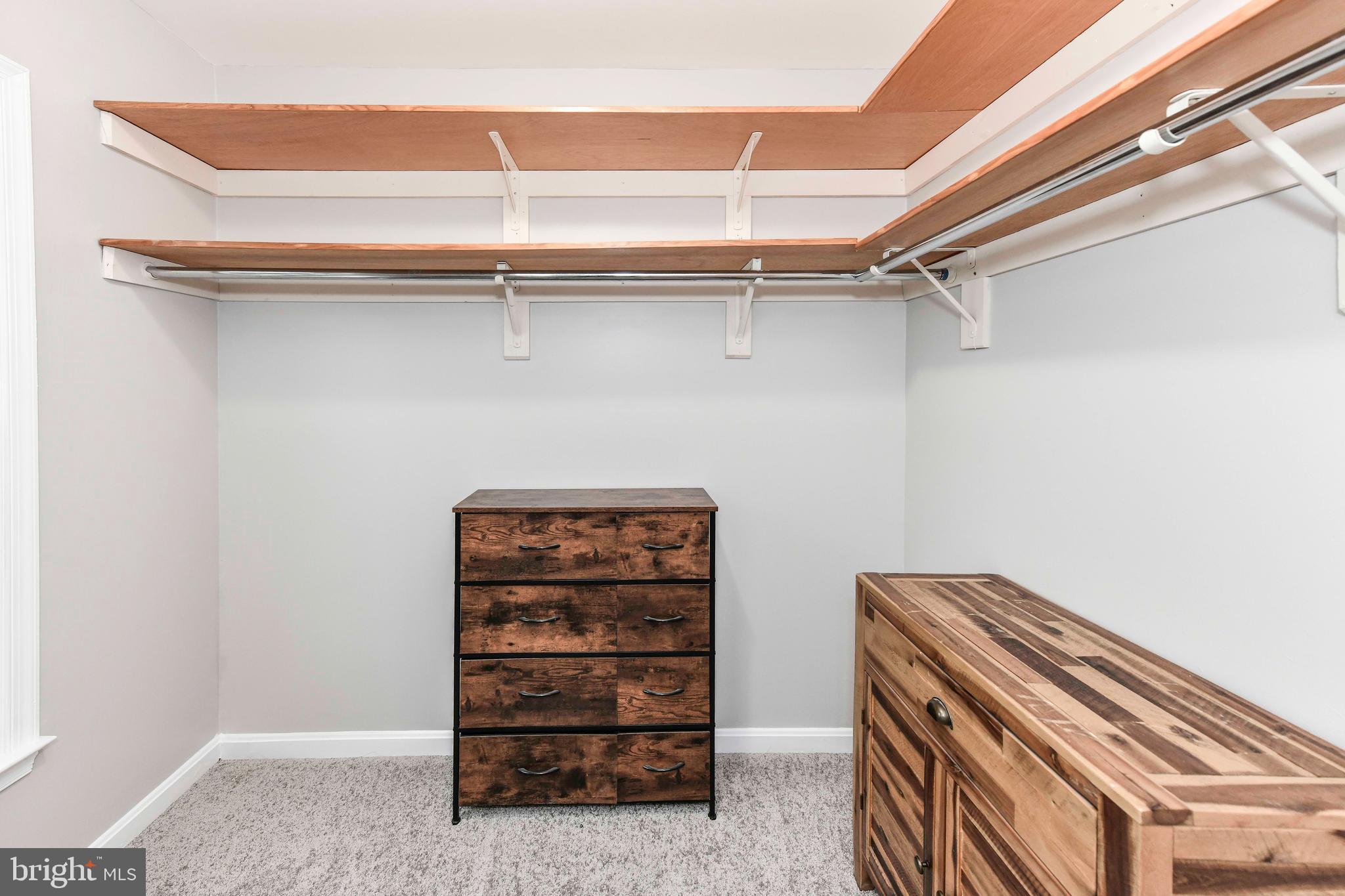 5500 Hampton Forest Way Clifton, VA 20124 - Photo 28 of 49 a view of room with closet