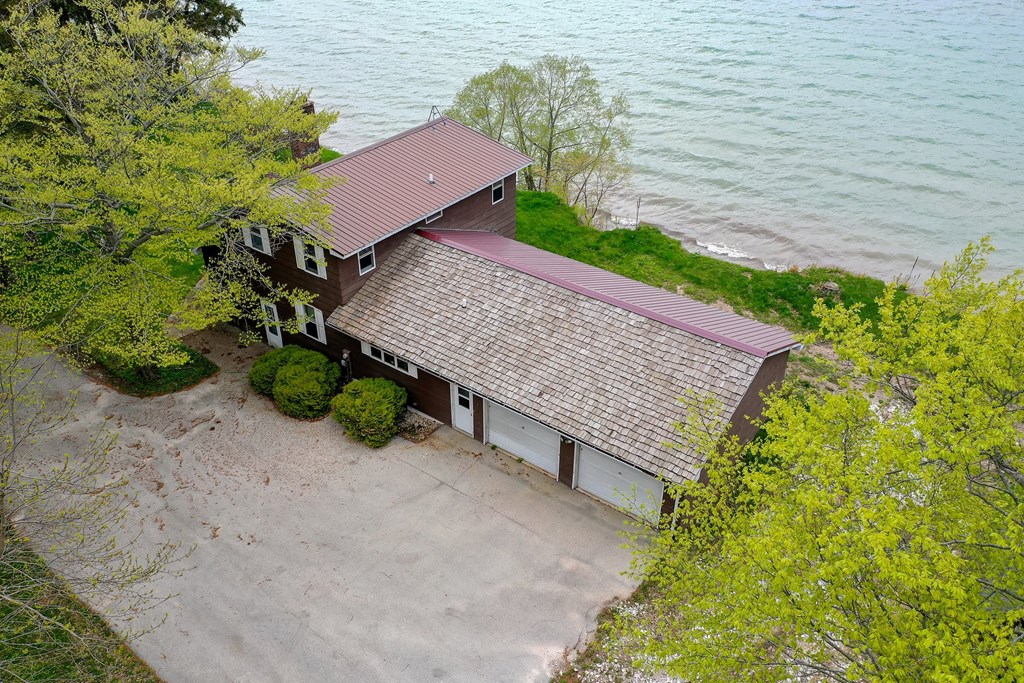 2890 North Lakeshore Road Kewaunee, WI 54216 - Photo 19 of 39