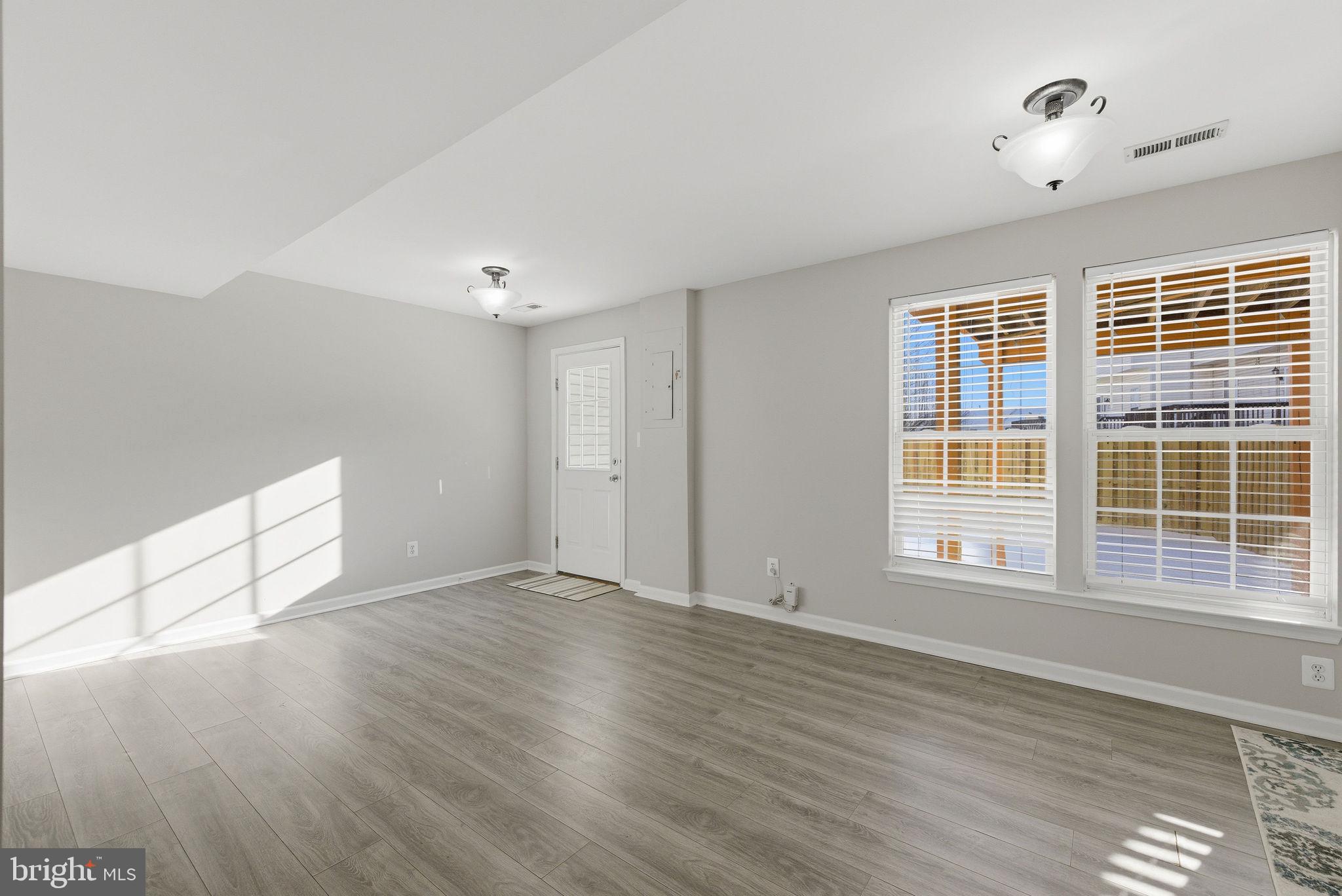 14405 Hulfish Way Gainesville, VA 20155 - Photo 34 of 45