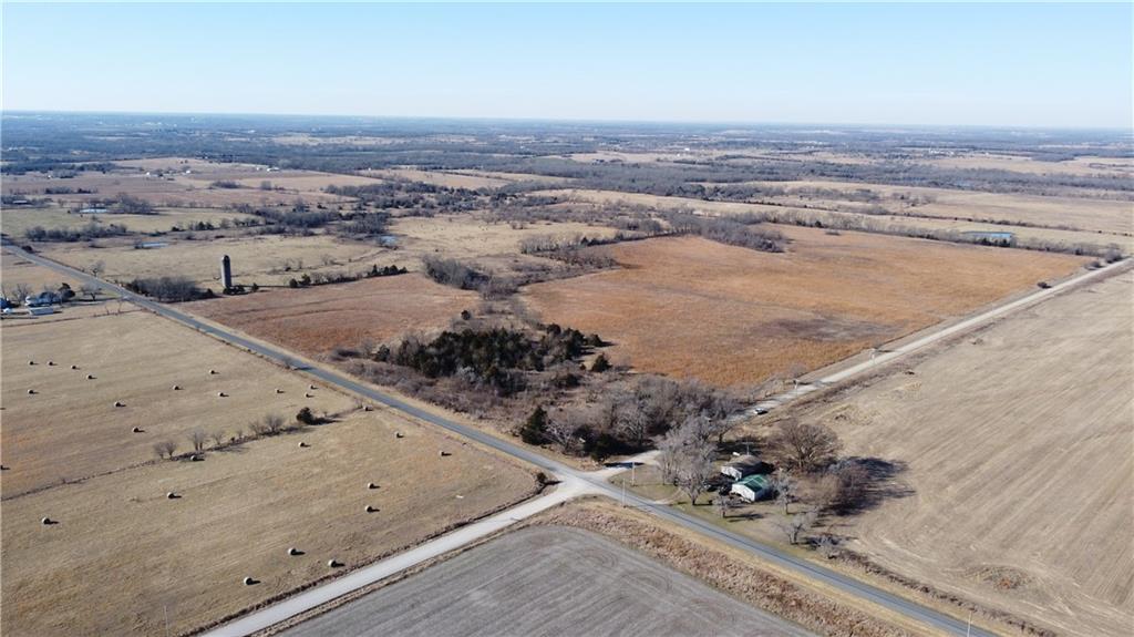 1698 235th Street Fort Scott, KS 66701 - Photo 4 of 26
