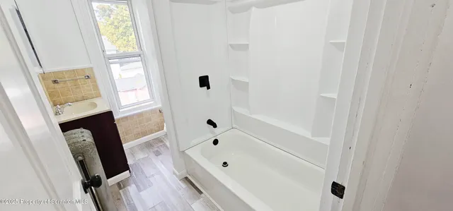 $1,700 | 128 South Rebecca Avenue, Scranton, PA 18504