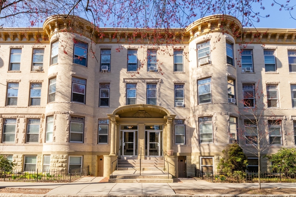 36 Winchester Street, Unit 6 Brookline, MA 02446 - Photo 19 of 20 a front view of a multi story building