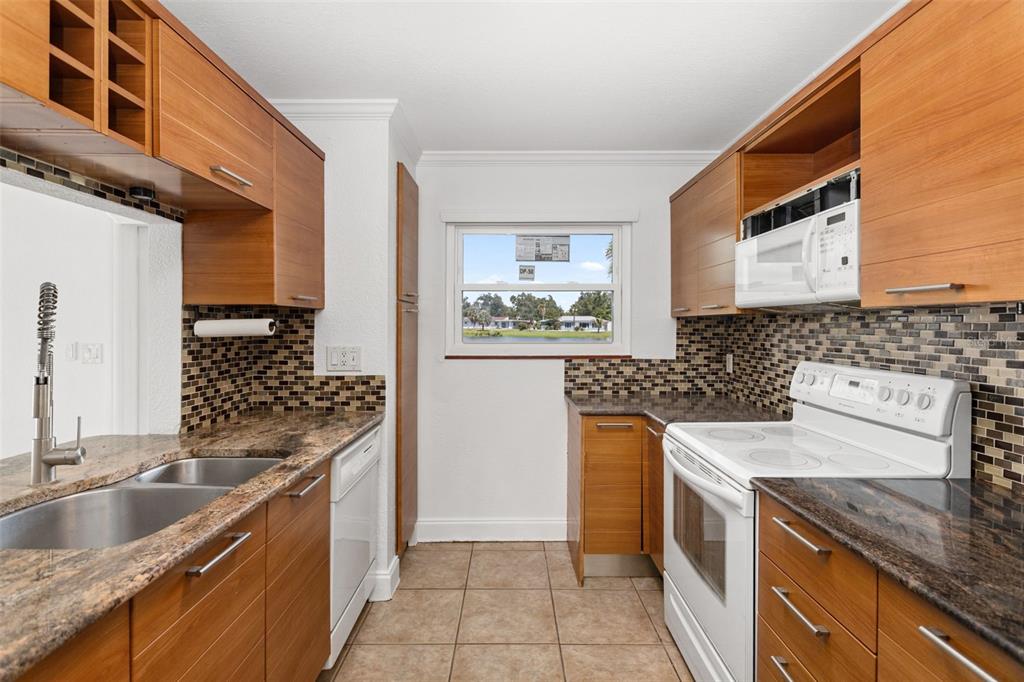 2948 Clark Road, Unit 121 Sarasota, FL 34231 - Photo 14 of 41 Gallery Image 14