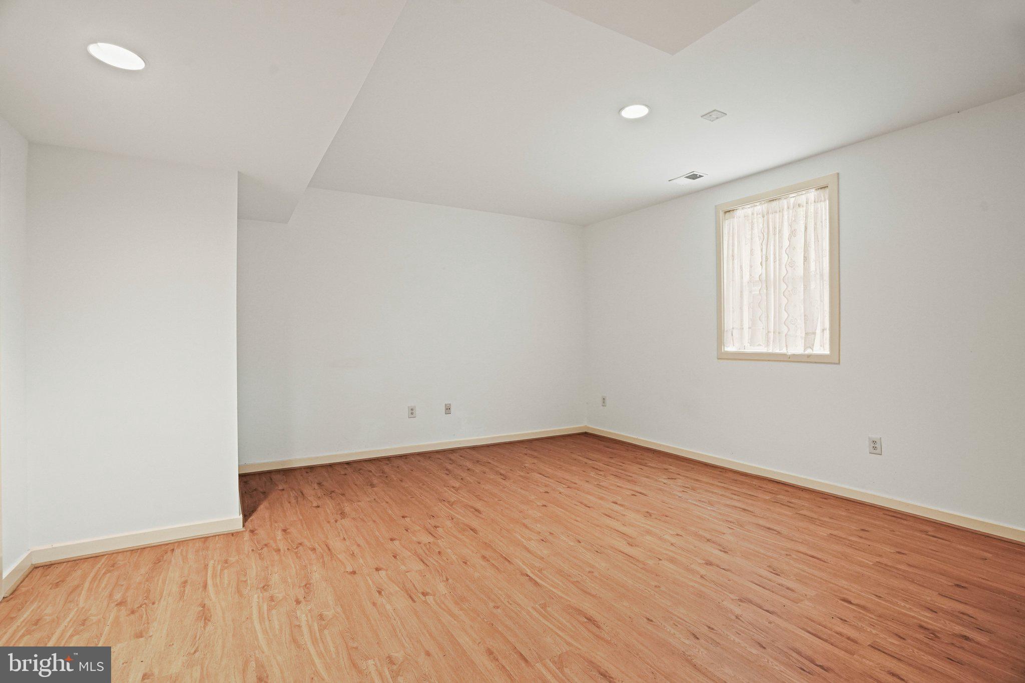 10320 Glen Road Potomac, MD 20854 - Photo 23 of 36 Gallery Image 23