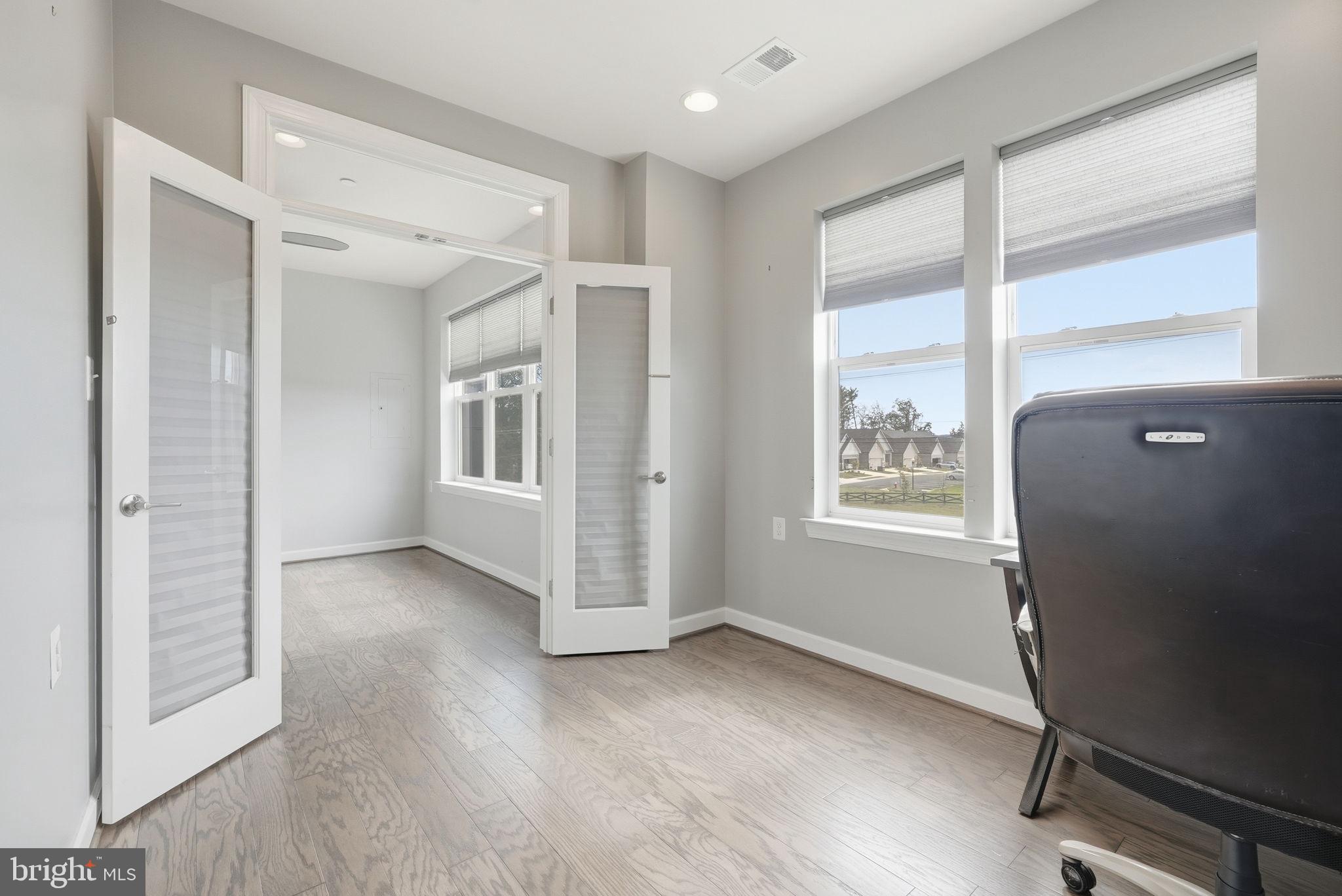 46418 Rilassare Terrace Sterling, VA 20164 - Photo 14 of 27