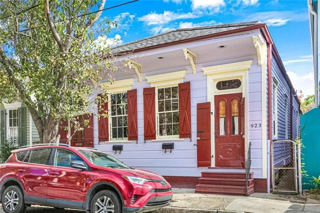 $1,900 | 923 Clouet Street, New Orleans, LA 70117