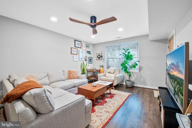 $500,000 | 1812 D Street Northeast, Unit 1, Washington, DC 20002