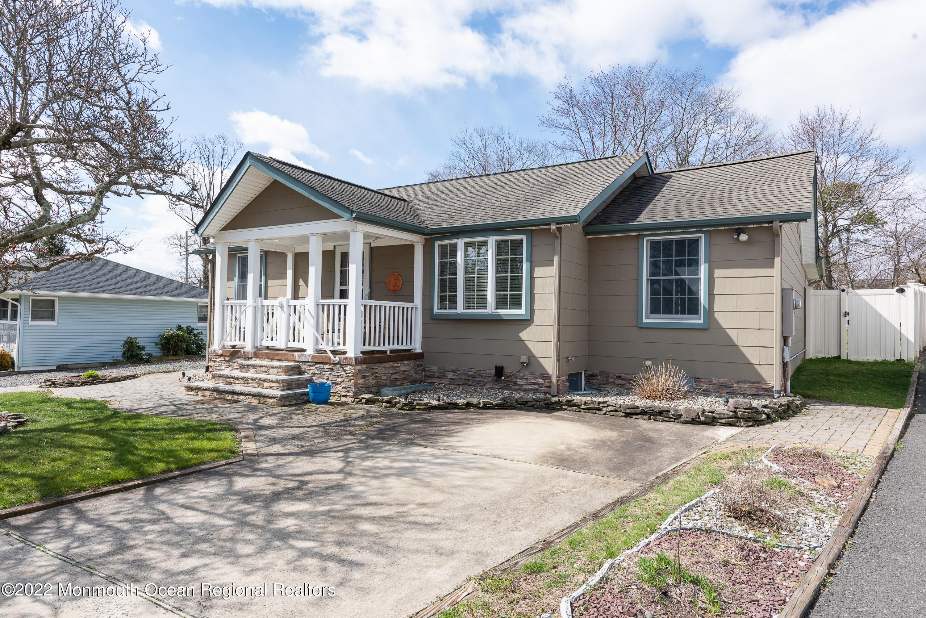 705 Wayside Road Neptune Township, NJ 07753 - Photo 5 of 43 BAP_6516