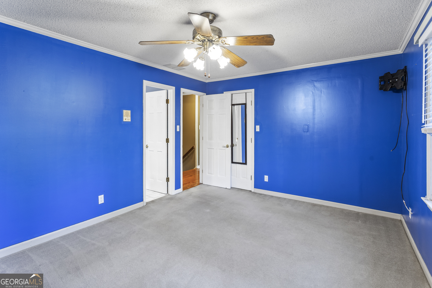 73 Ridgeview Heights Toccoa, GA 30577 - Photo 31 of 67 a view of a livingroom with a ceiling fan and window
