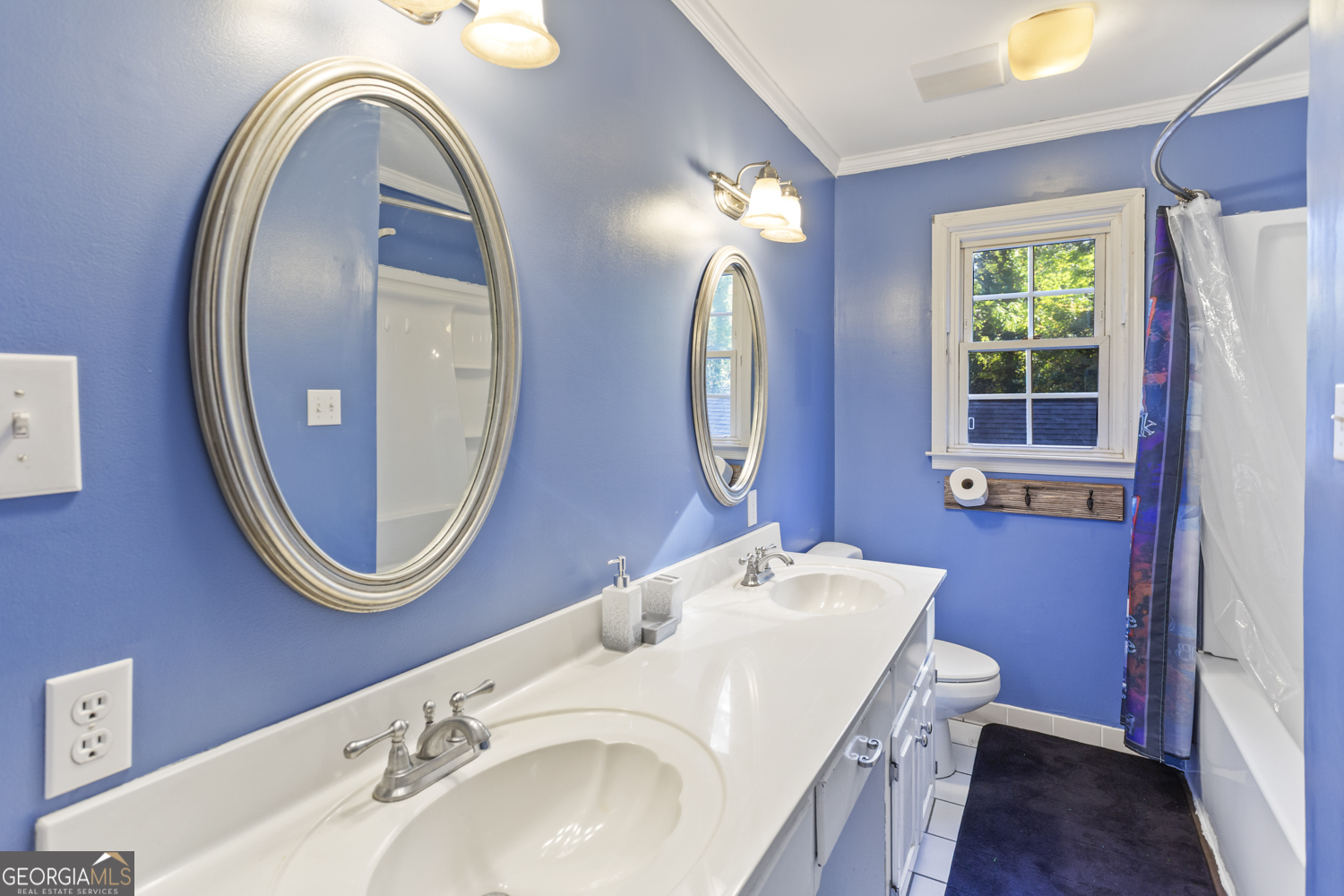 73 Ridgeview Heights Toccoa, GA 30577 - Photo 32 of 67 a bathroom with a sink and a mirror