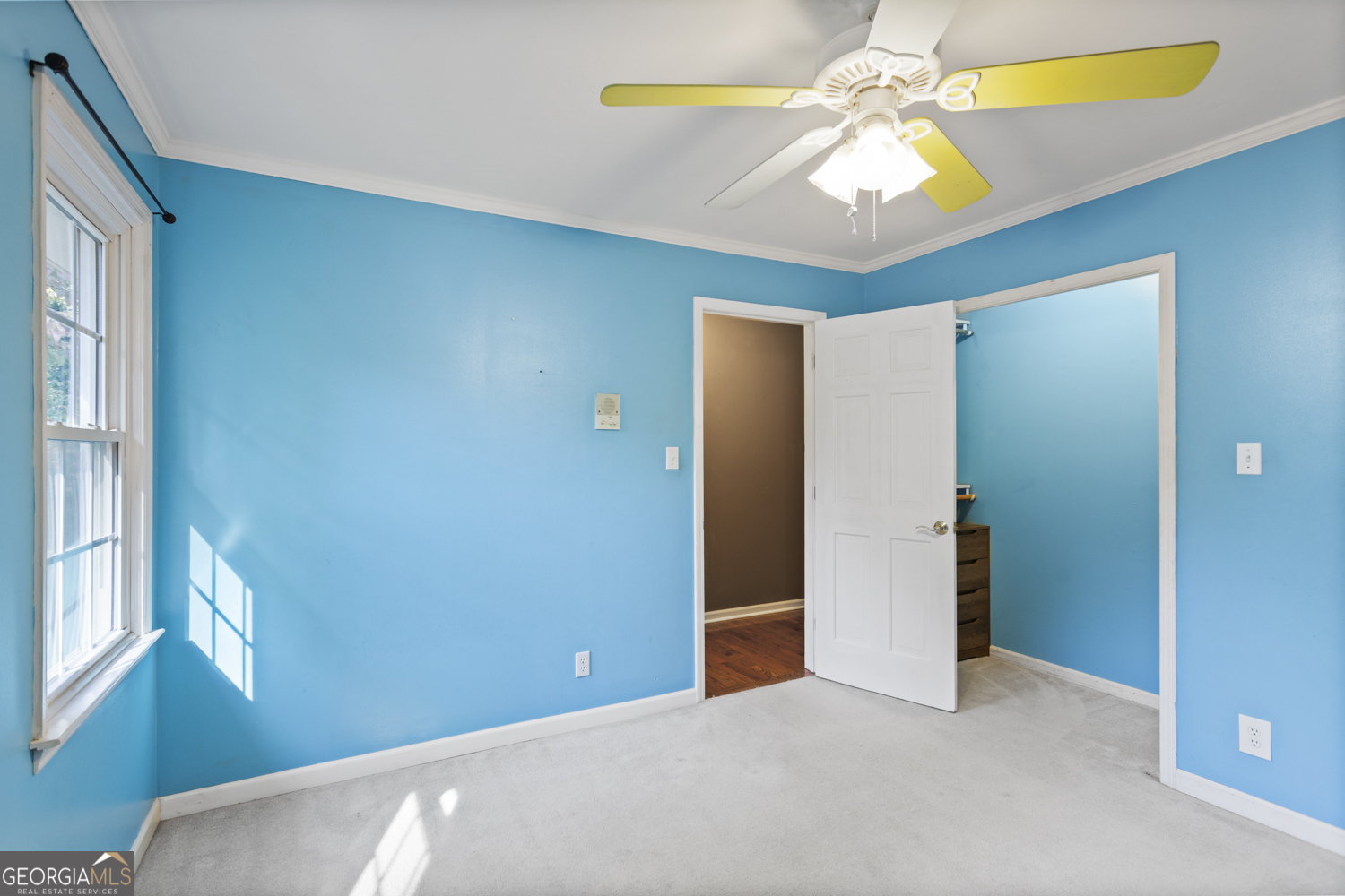 73 Ridgeview Heights Toccoa, GA 30577 - Photo 34 of 67 a view of a livingroom with a chandelier