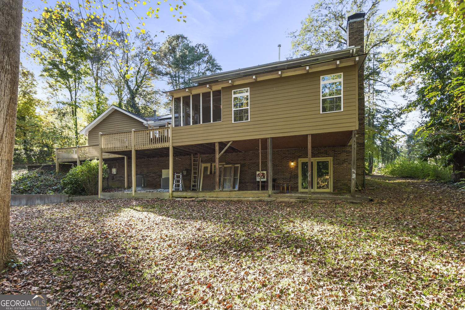 73 Ridgeview Heights Toccoa, GA 30577 - Photo 57 of 67 front view of a house with a yard