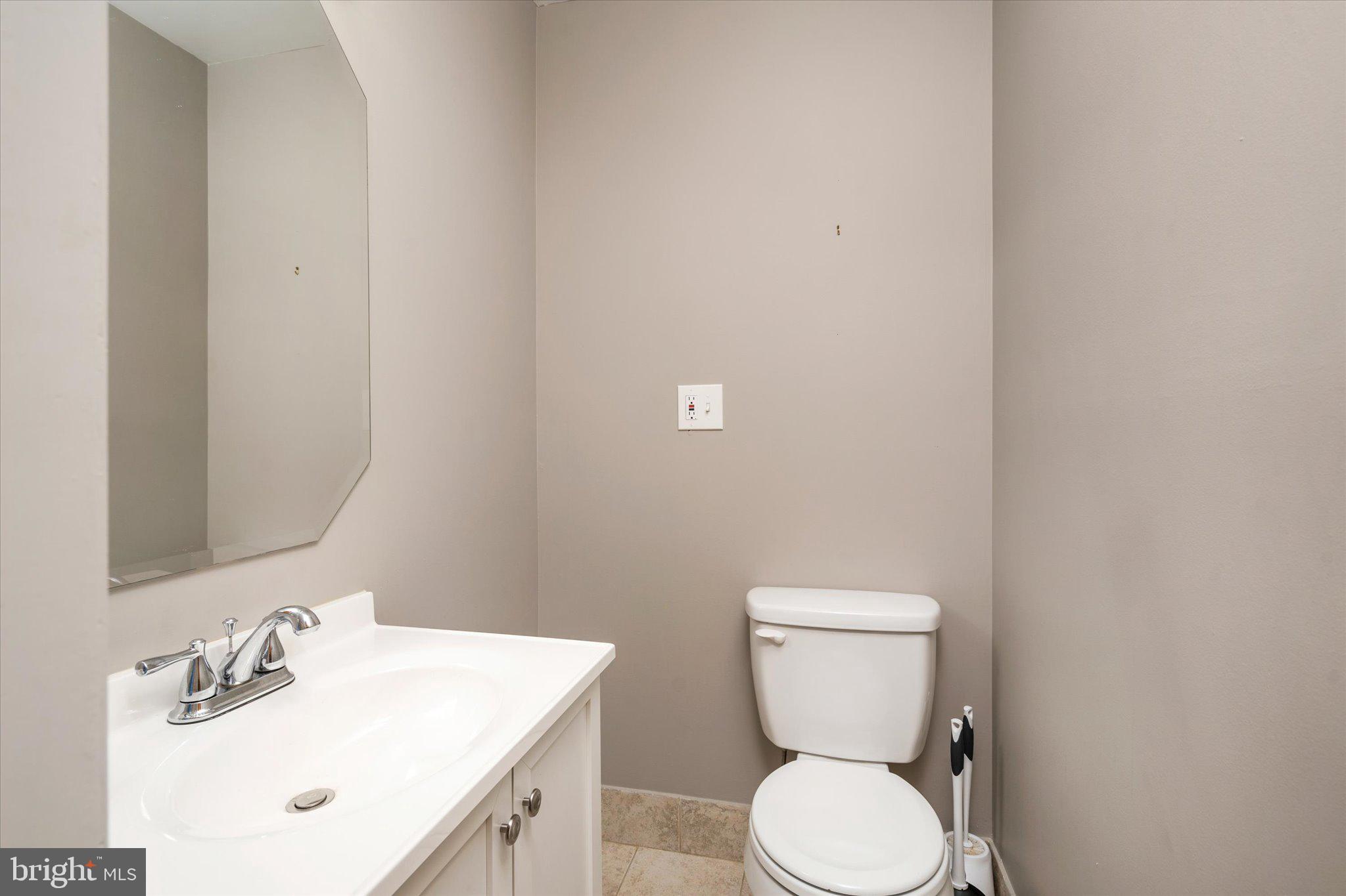 32 Malaga Drive Ewing, NJ 08638 - Photo 16 of 31