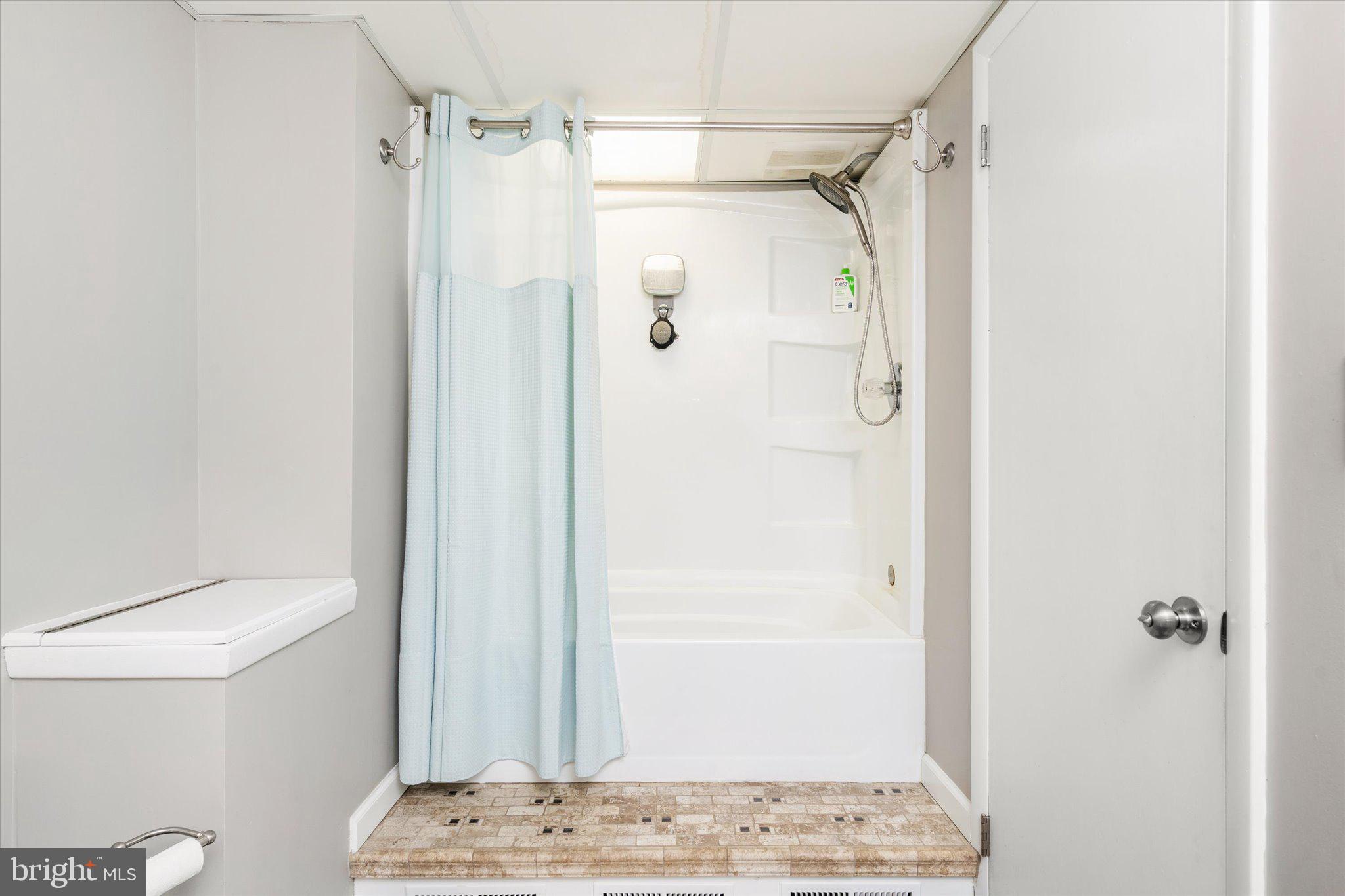 32 Malaga Drive Ewing, NJ 08638 - Photo 24 of 31