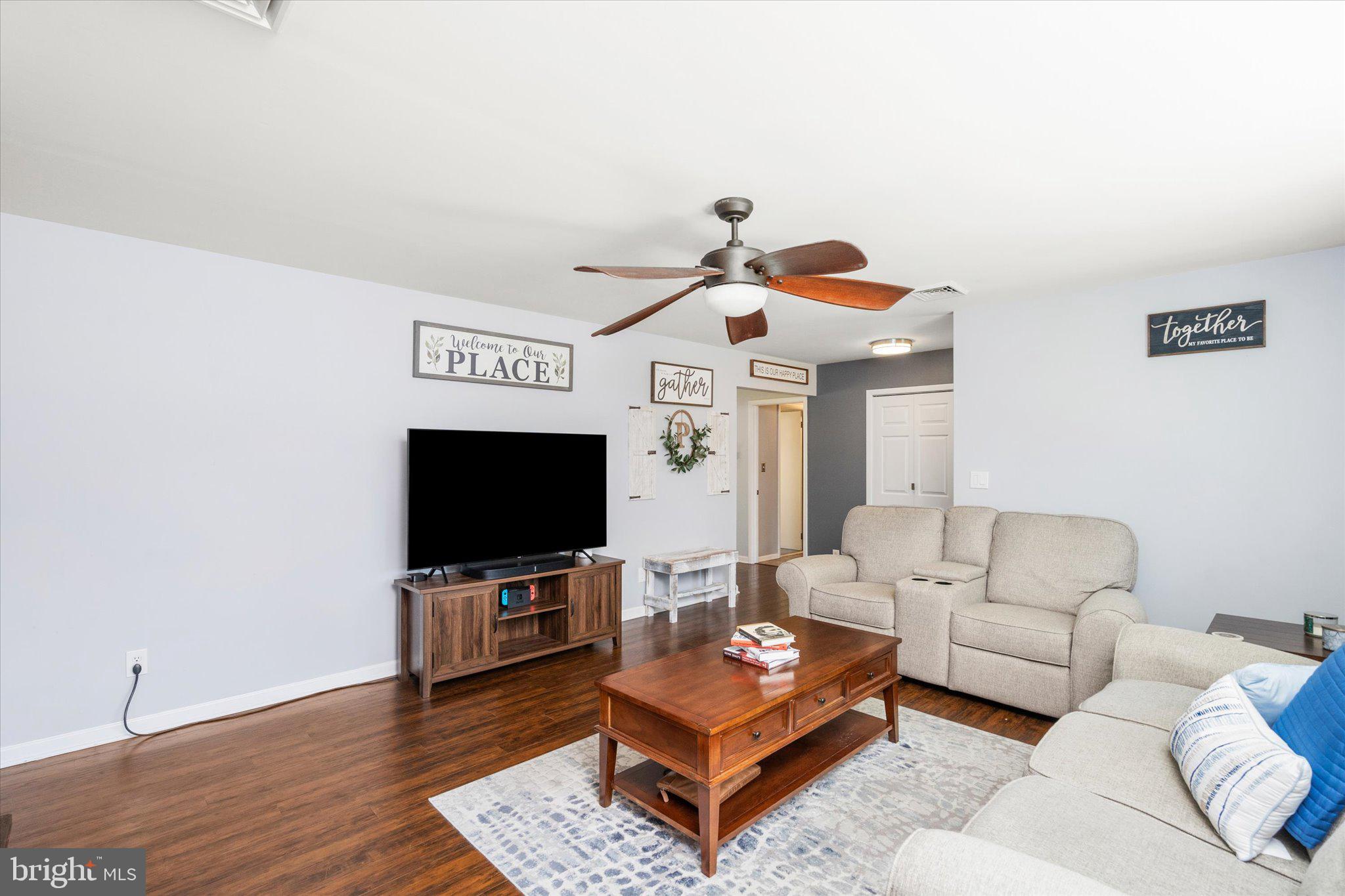 32 Malaga Drive Ewing, NJ 08638 - Photo 5 of 31