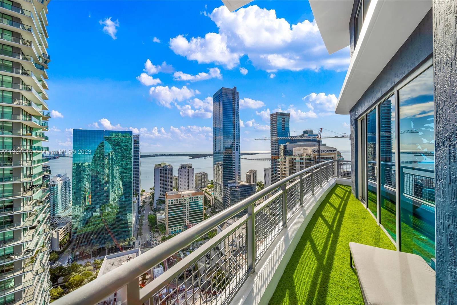 60 Southwest 13th Street, Unit 3600 Miami, FL 33130 - Photo 41 of 43 a view of swimming pool from a balcony
