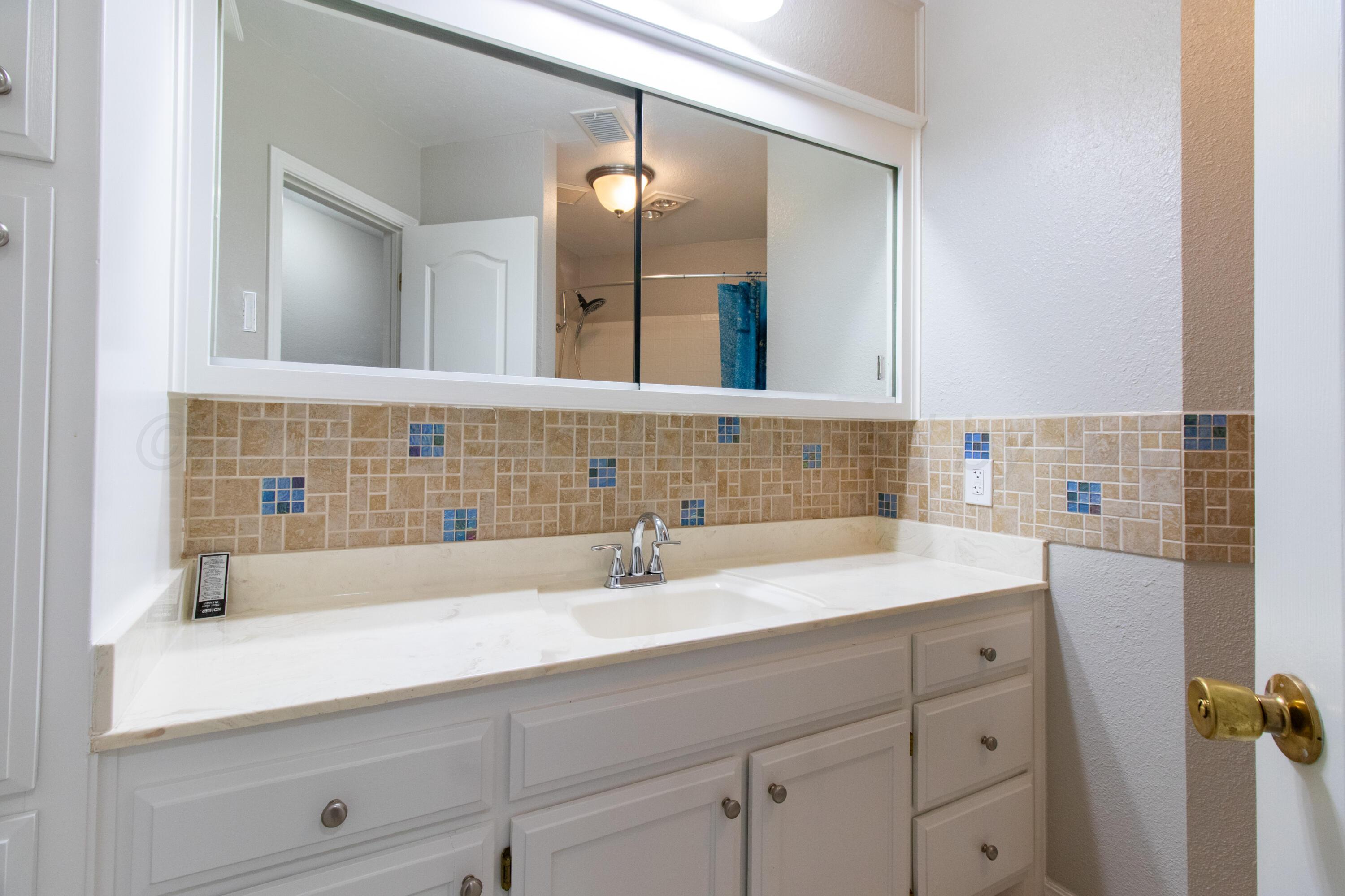 4211 Rondo Avenue Amarillo, TX 79110 - Photo 21 of 35 021