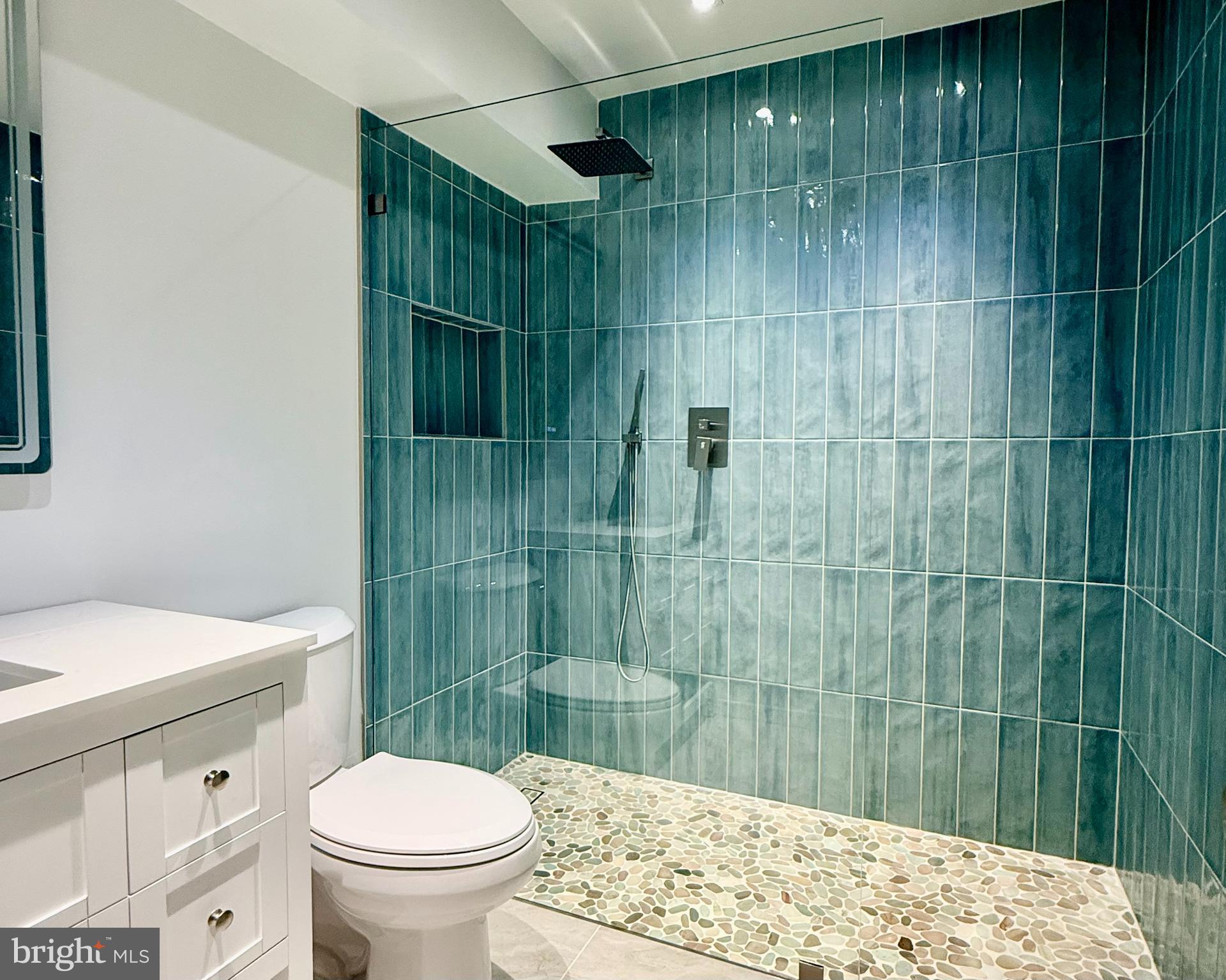 816 Utterback Store Road Great Falls, VA 22066 - Photo 17 of 18