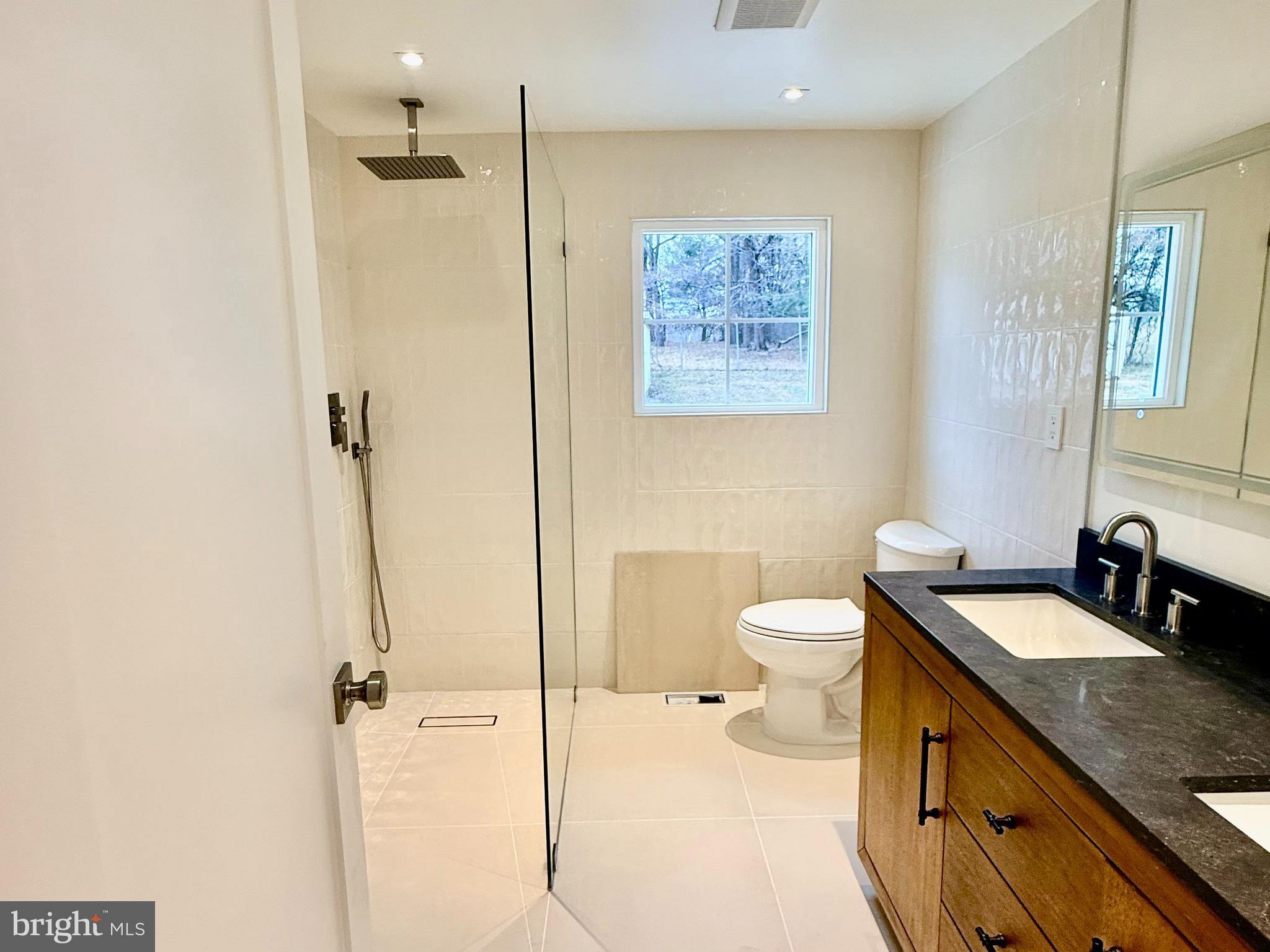 816 Utterback Store Road Great Falls, VA 22066 - Photo 2 of 18