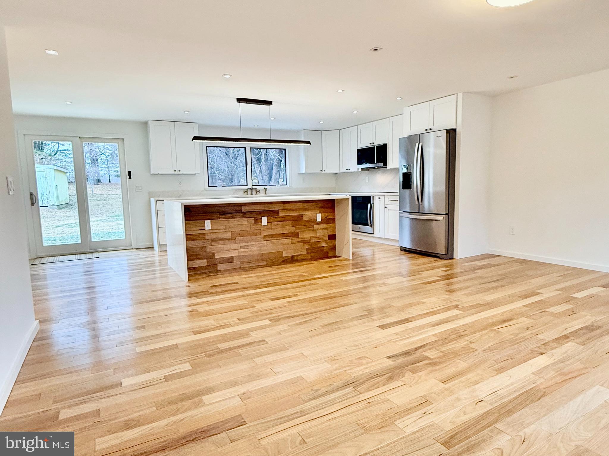 816 Utterback Store Road Great Falls, VA 22066 - Photo 5 of 18