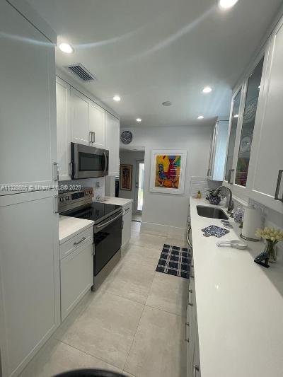 8330 Southwest 29th Street Miami, FL 33155 - Photo 11 of 33 Gallery Image 11