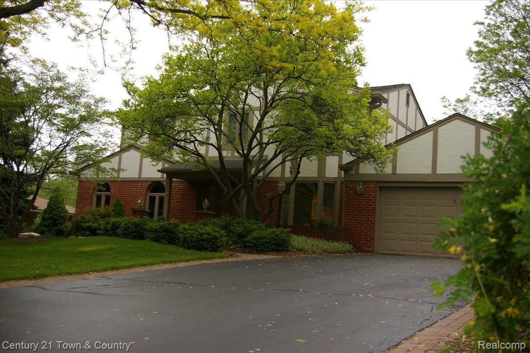 2945 Rambling Way Bloomfield Hills, MI 48302 - Photo 1 of 23 RW1 EXTERIOR FRONT