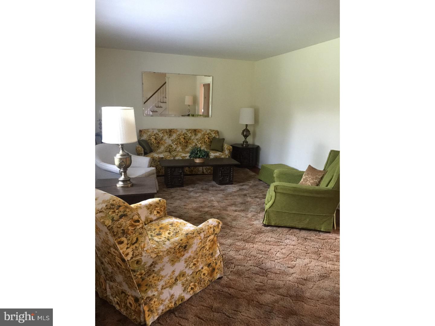 1037 River Road Washington Crossing, PA 18977 - Photo 4 of 21 Living Room