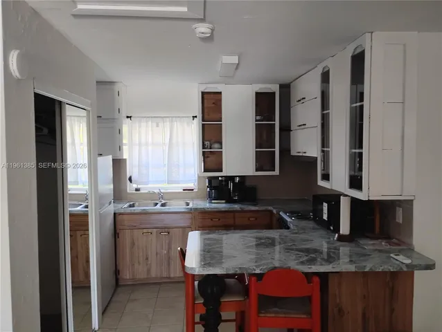 $1,500 | 305 Southeast 12th Avenue, Unit 2B, Pompano Beach, FL 33060