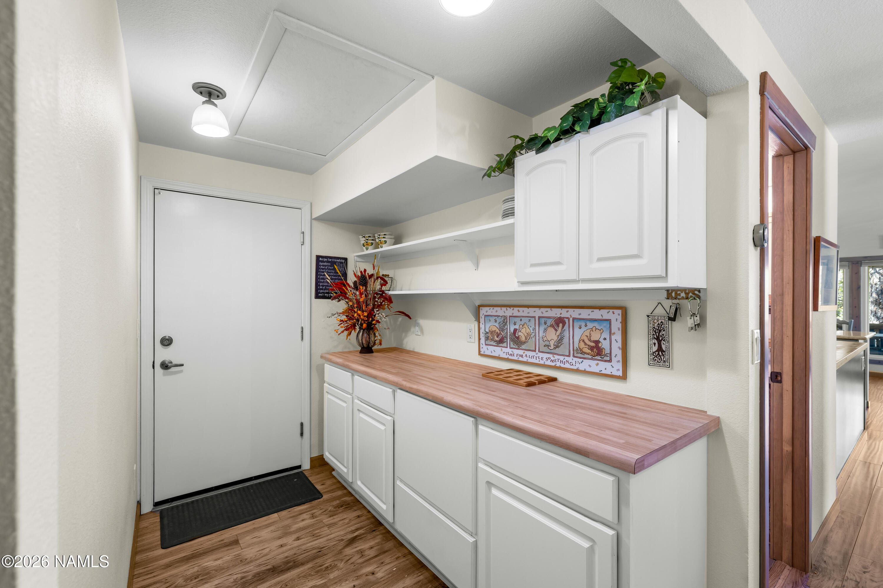 1800 North Fox Hill Road Flagstaff, AZ 86004 - Photo 17 of 44 Butler's Pantry