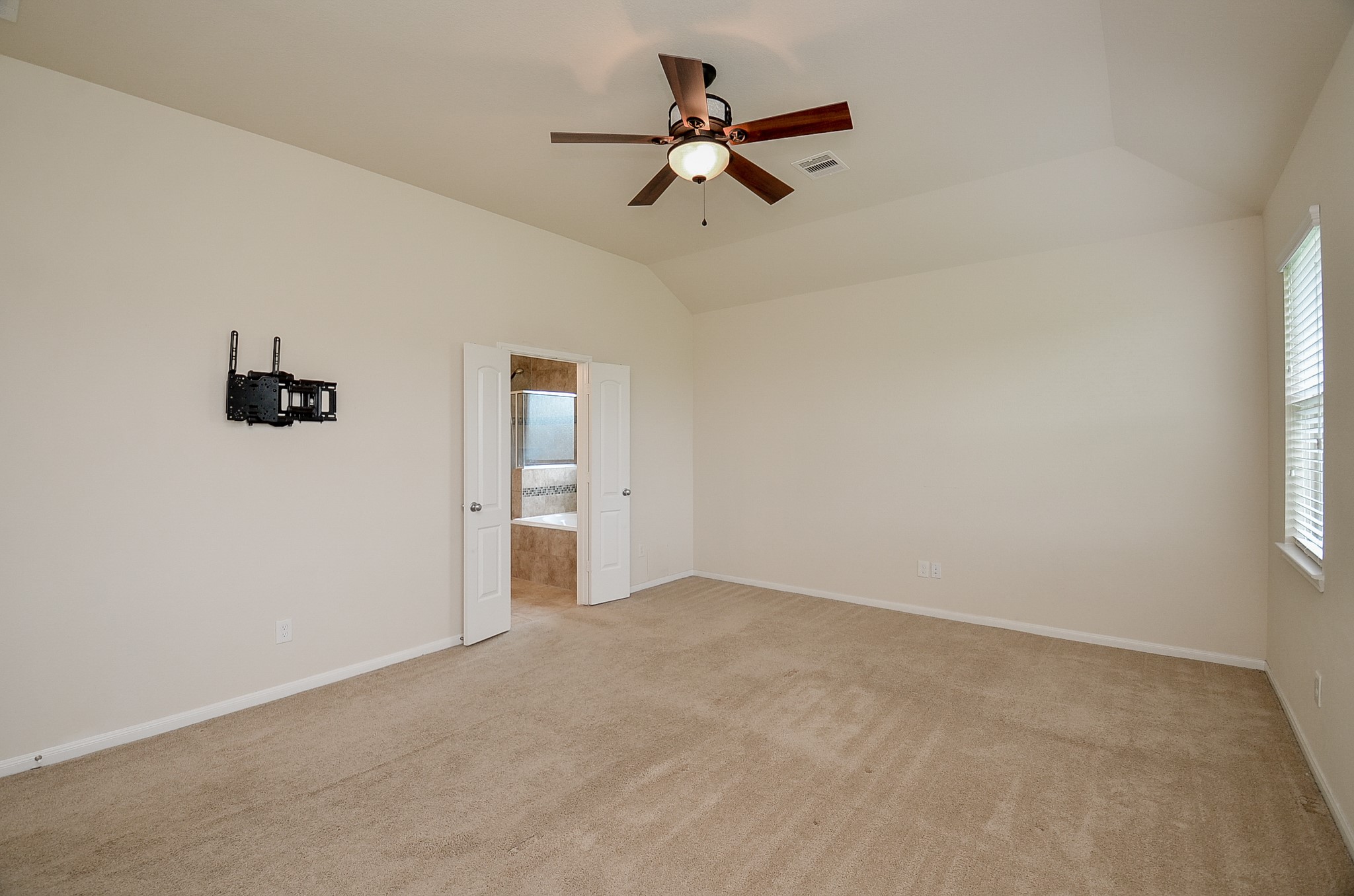2227 Leonetti Lane Rosenberg, TX 77471 - Photo 32 of 47 Primary bedroom