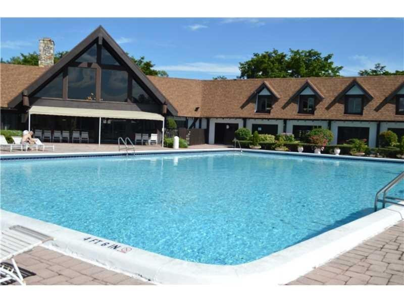 3670 Inverrary Drive, Unit 1V Lauderhill, FL 33319 - Photo 16 of 18 Photo 16